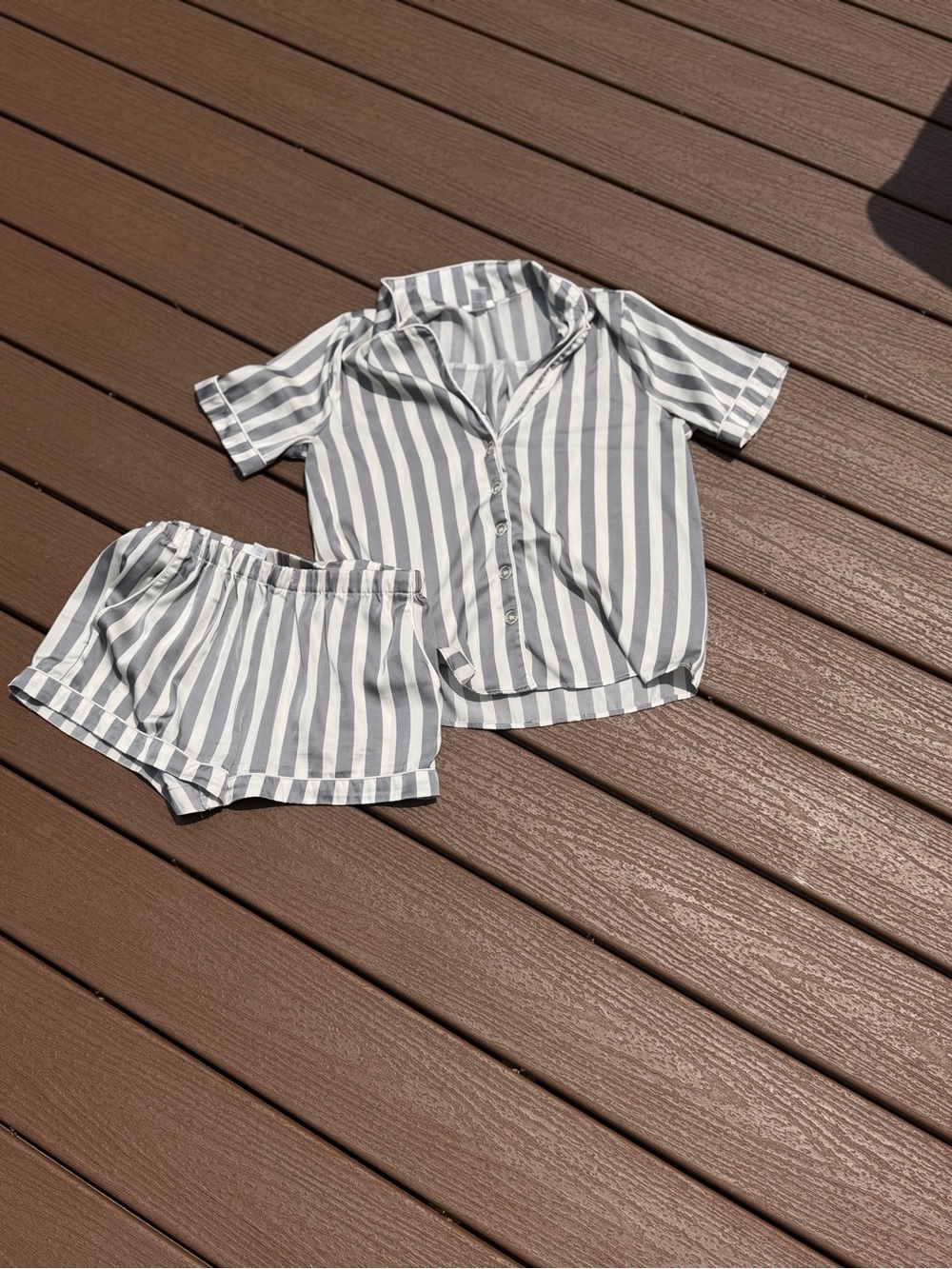 Forever 21 Gray White Striped Pajama Short Set XS EUC Like New